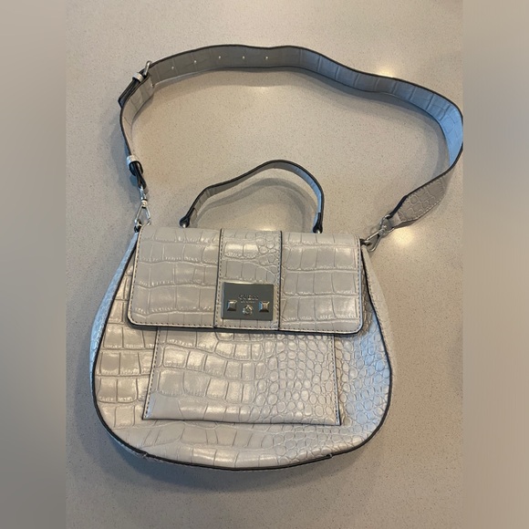 Guess bag - Picture 2 of 6